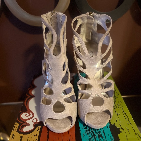 Zigi Soho Nude Heels - Picture 5 of 5